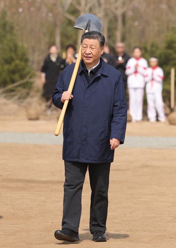 2024年4月3日，習近平總書記來到北京市通州區(qū)潞城鎮(zhèn)參加首都義務(wù)植樹活動。